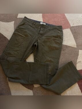 Men's Olive Green Casual Chino Pants